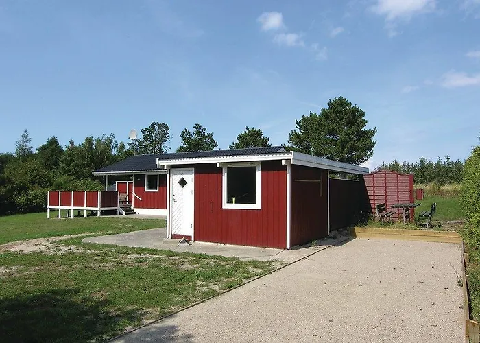 Semesterbostad Hybenvej Iii